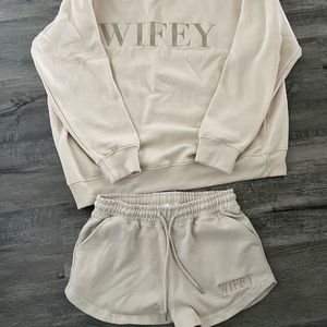 Six Stories WIFEY sweat outfit